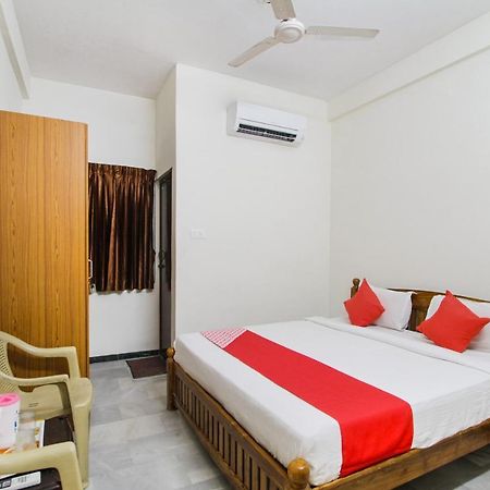 Oyo 60708 Jaya Krishna Mansion Hotell Vellore Eksteriør bilde