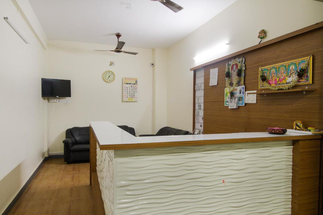 Oyo 60708 Jaya Krishna Mansion Hotell Vellore Eksteriør bilde